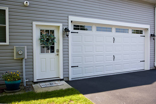24/7 Emergency Garage Door Panel Replacement experts in McElhattan, PA